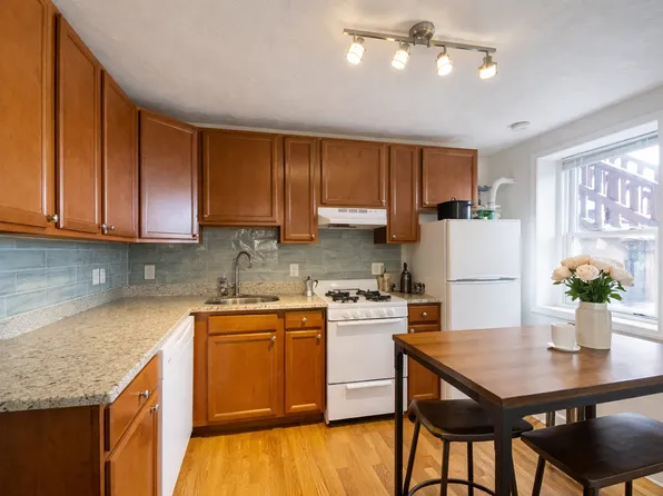 1056 Cambridge St, Cambridge, MA