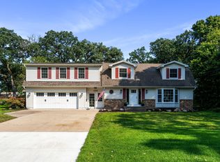 3700 Overlook Dr, Bloomington, MN 55431