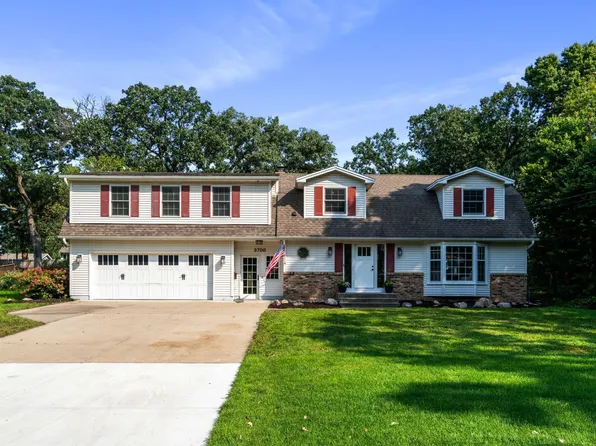 3700 Overlook Dr, Bloomington, MN 55431
