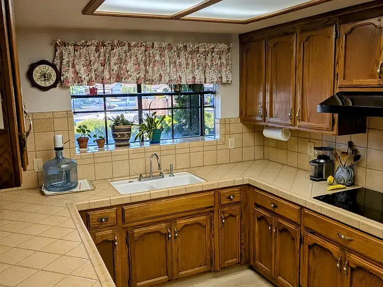 1588 Liverpool Ct — Photo 6