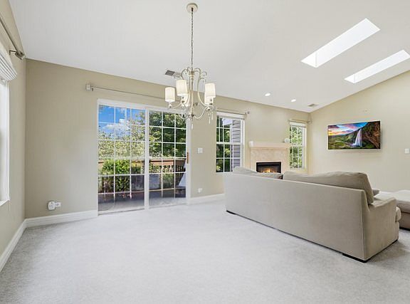 5th image of 2481 Stoughton Cir