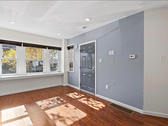 3rd image of 1911 72nd Ave Floor 1