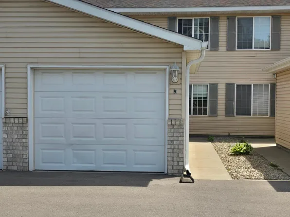 915 7th St APT 9, Jordan, MN 55352