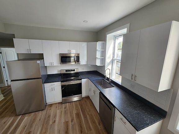 2nd image of 5535 Ridge Ave #B