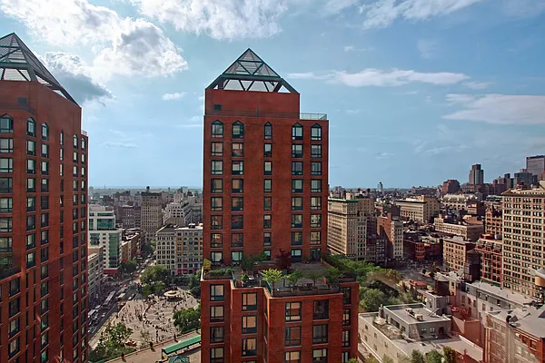 Rented by Corcoran | media 10