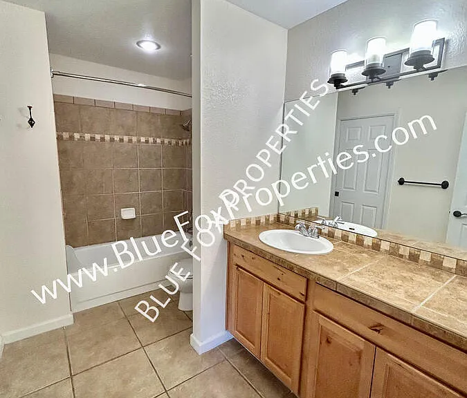 6490 N Tierra De Las Catalinas #90 — Photo 1
