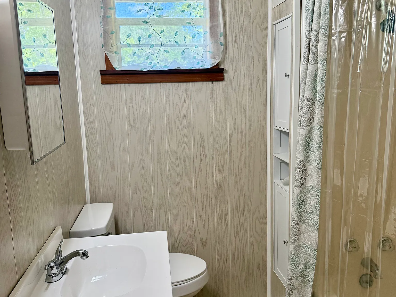 Studio, 1000 sqft, $800 — Photo 2