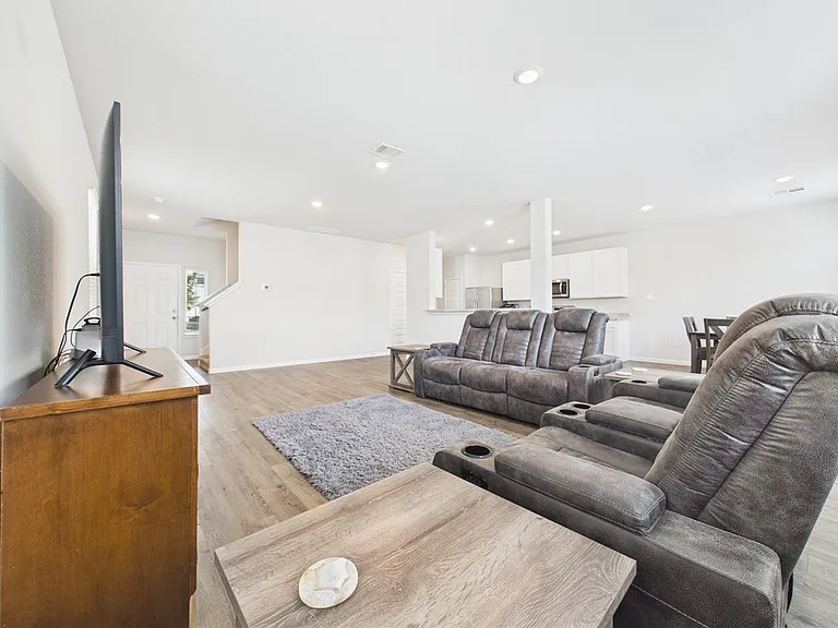 1425 Promise Ct — Photo 2