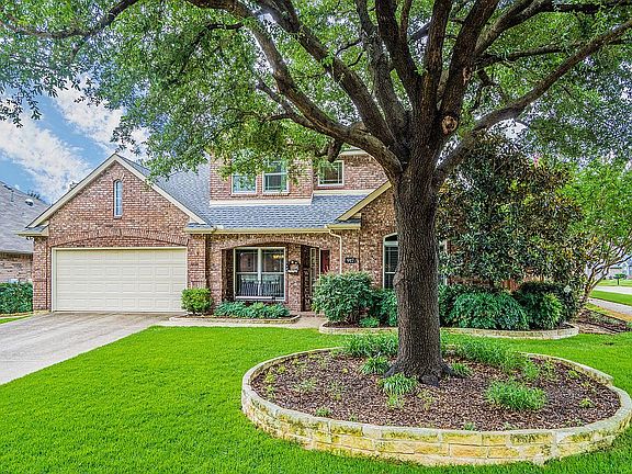 3rd image of 917 Sugarberry Ln