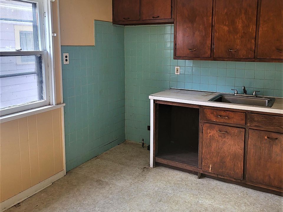 1st image of 84 Shirley Ave Unit 1