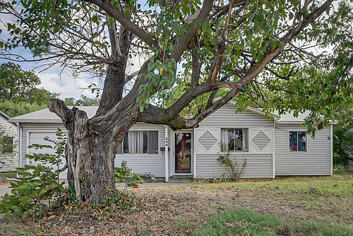 344 NW Renfro St Photo 1