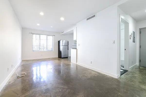 Rented by Brick&Mortar | media 17