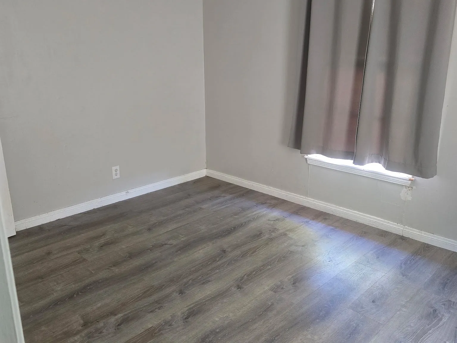 3 bed, 1079 sqft, $1,100 — Photo 2