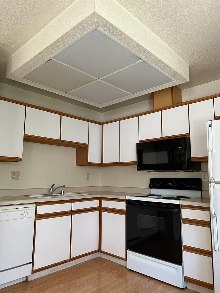 2 bed, 871 sqft, $2,690 — Photo 2