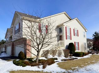 897 Riding Ln, Saint Charles, IL 60174