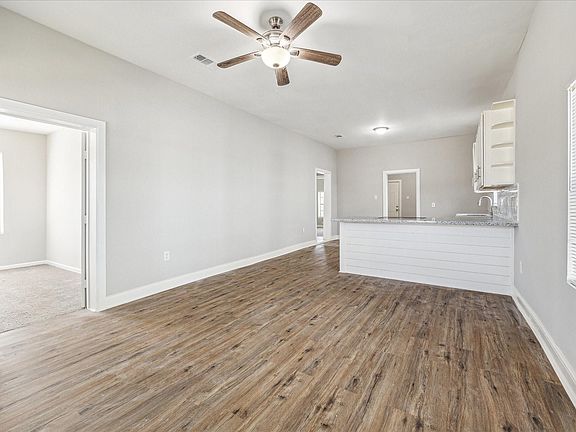 2nd image of 5316 Bell St