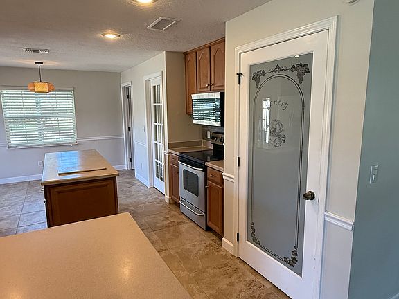 Kitchen pantry