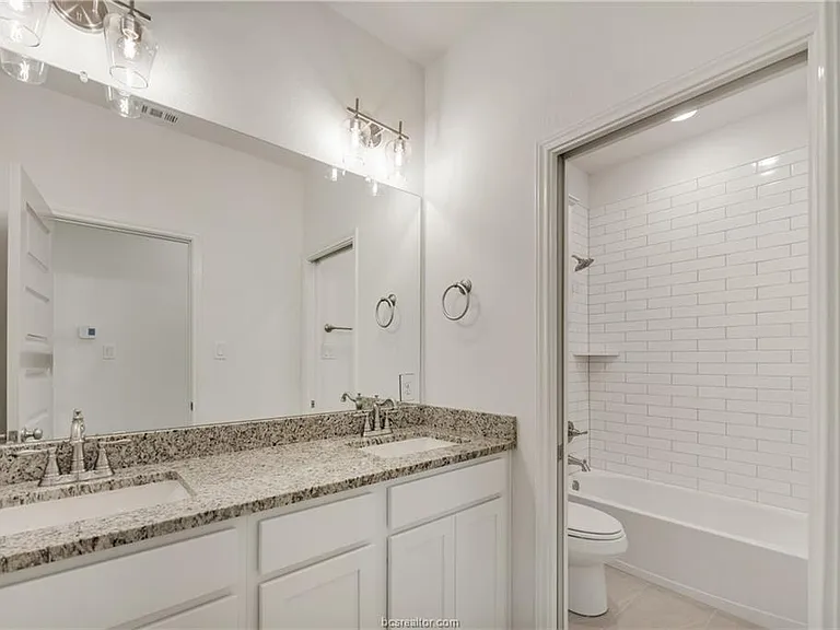 2547 Leyla Ln — Photo 21