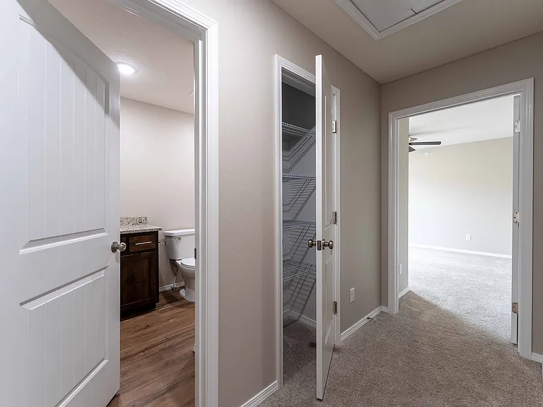 Oakwood Heights Townhomes — Photo 39