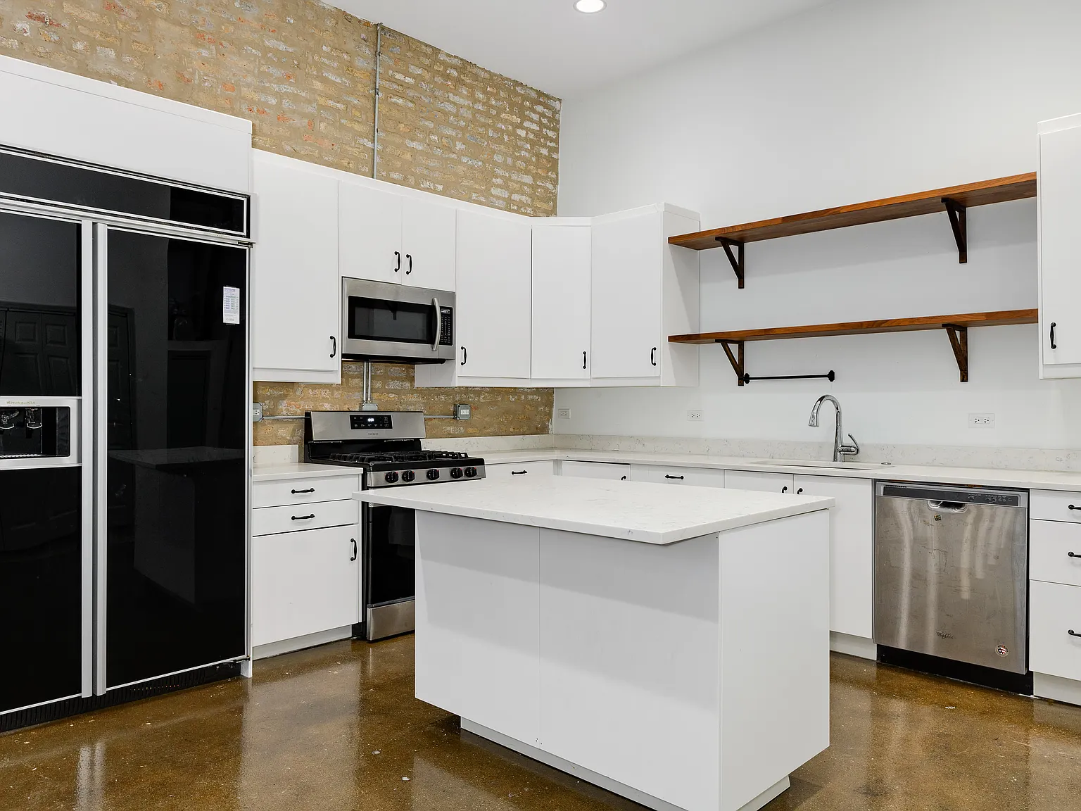 2 bed, 2000 sqft, $3,500 — Photo 4