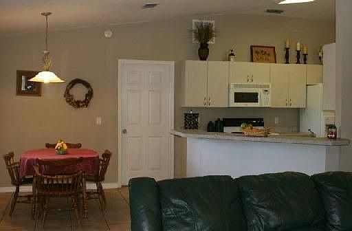 2nd image of 406 W Crystal Dr