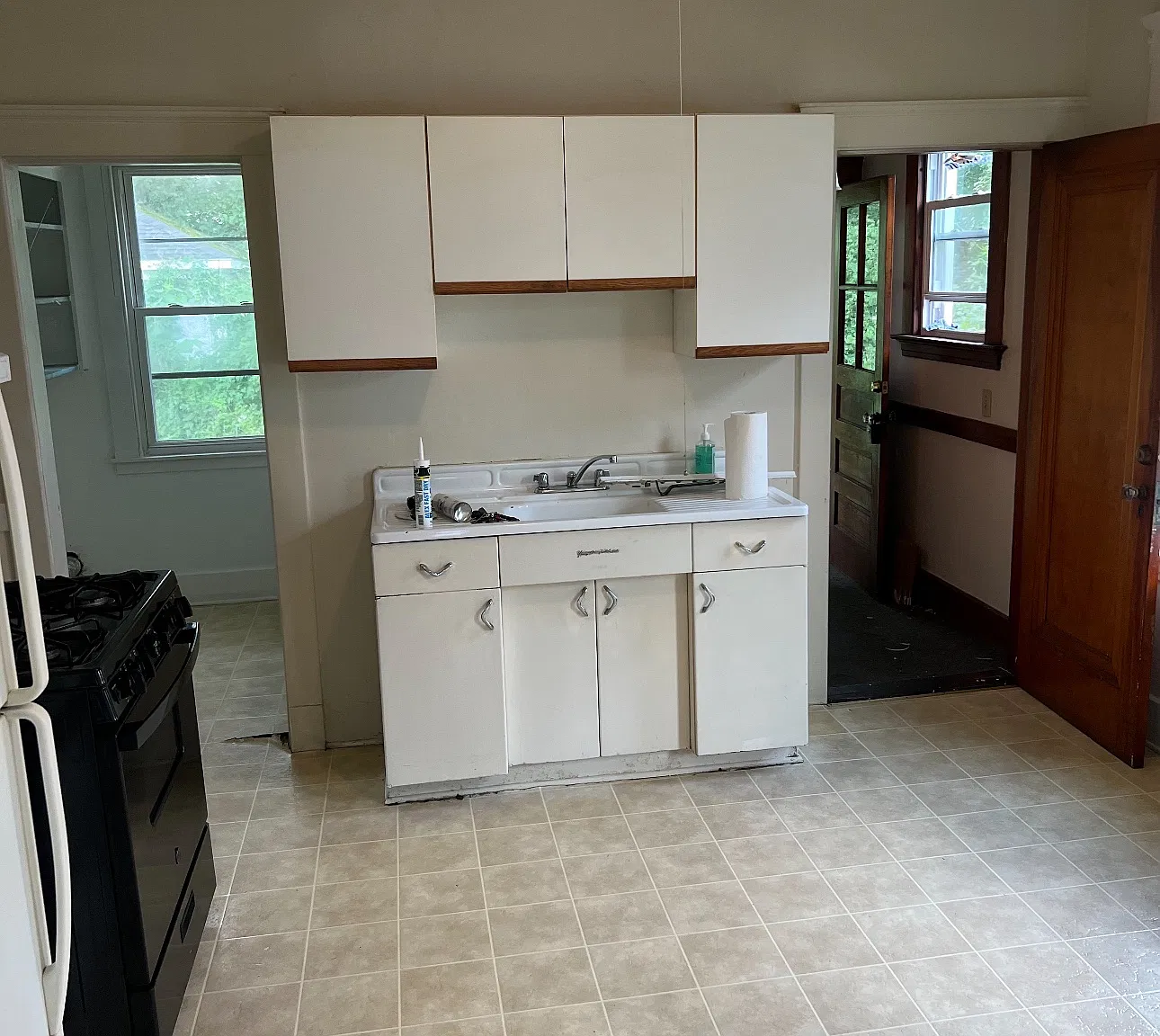3 bed, 1100 sqft, $2,250 — Photo 3