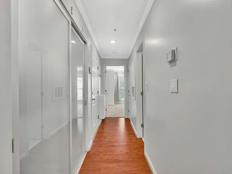 505 N Graham St — Photo 13