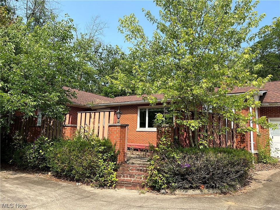 2nd image of 1087 W Cook Rd
