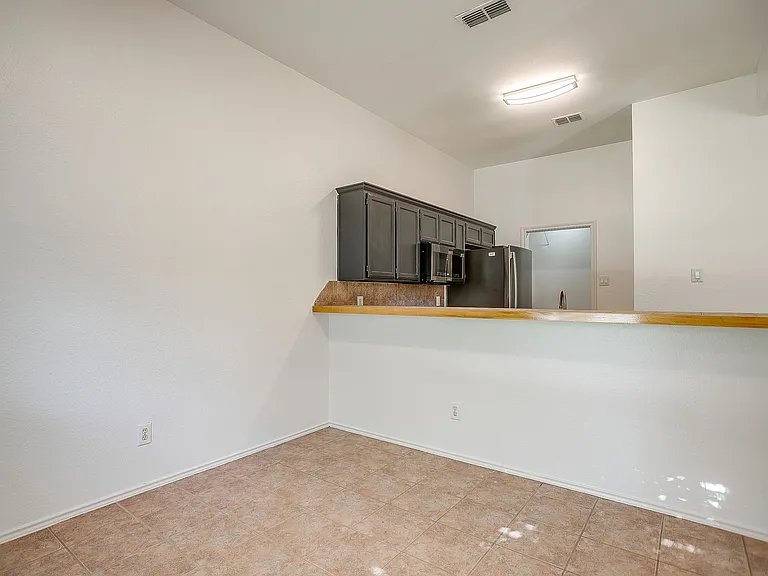 5323 Northridge Blvd — Photo 26