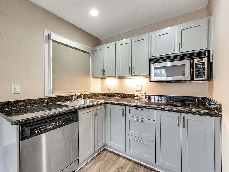 Vivo Living Charlotte (Tryon) — Photo 23