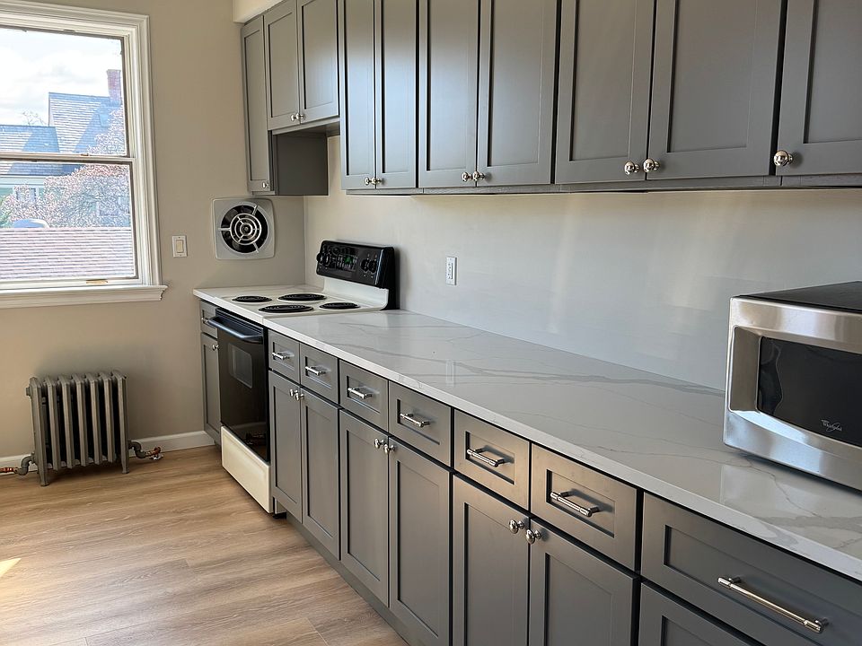 1st image of 195 Church St #1
