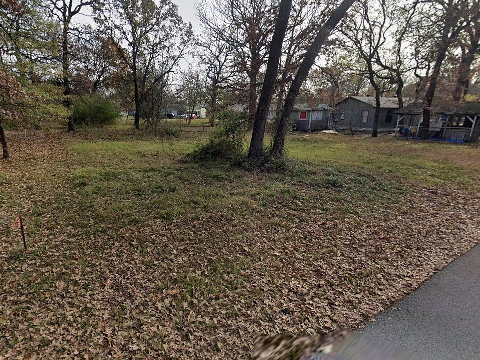2nd image of Cedarcrest Dr