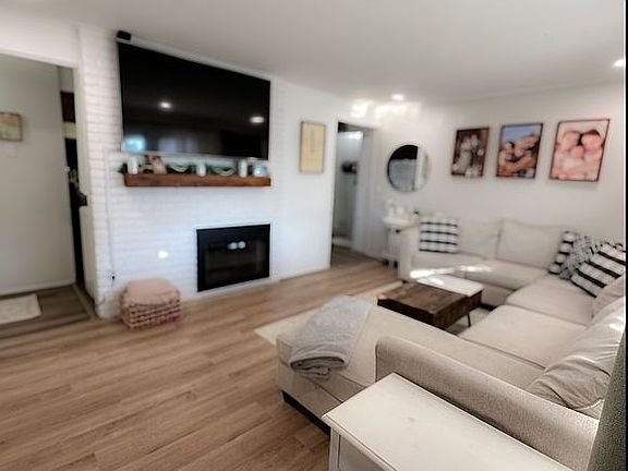 3rd image of 90 Sunrise Ln