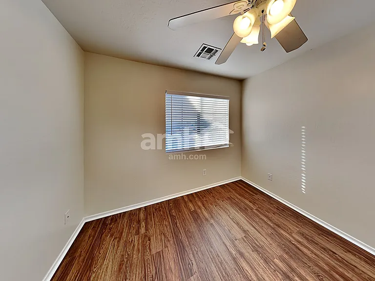 1701 S 113th Dr — Photo 14