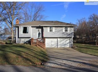 818 NE 115th St, Kansas City, MO 64155
