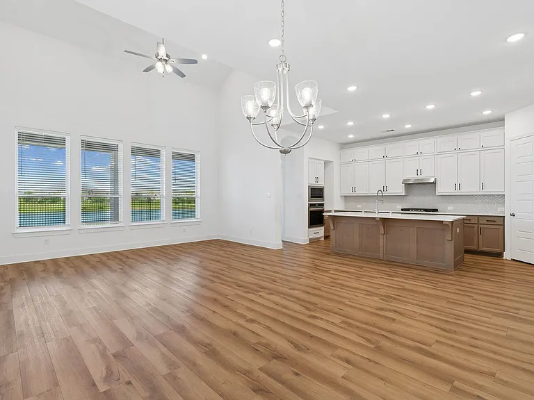 1905 Rhea Ct — Photo 6