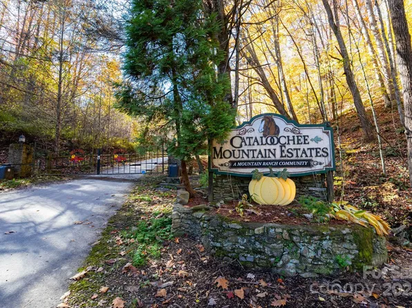 Appaloosa Trl, Waynesville, NC 28785