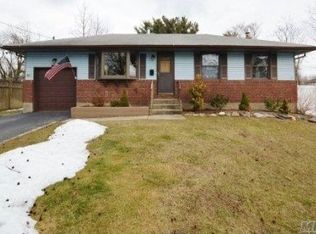 107 Irene Ln, Commack, NY 11725