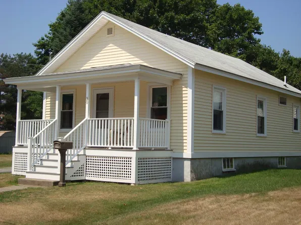 30 Roebuck Ave, Saco, ME 04072