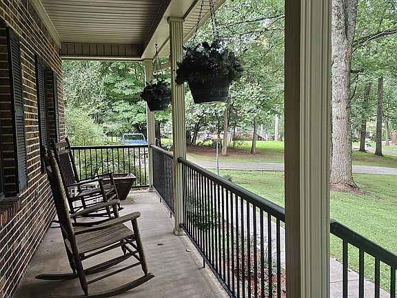 4th image of 189 Perriwinkle St