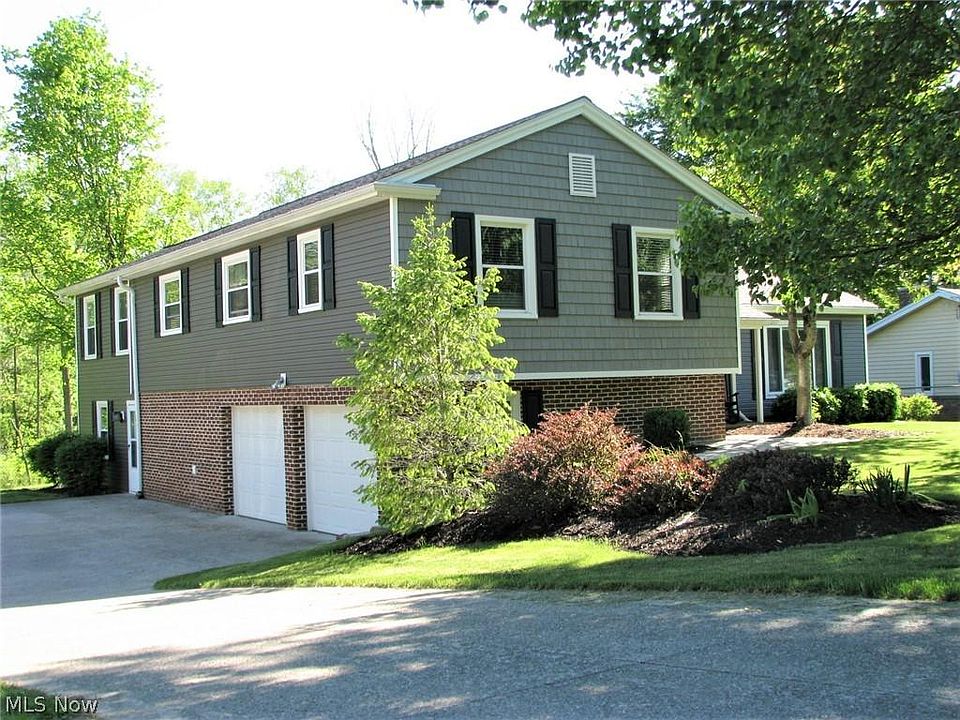 1st image of 165 Greenbriar Dr