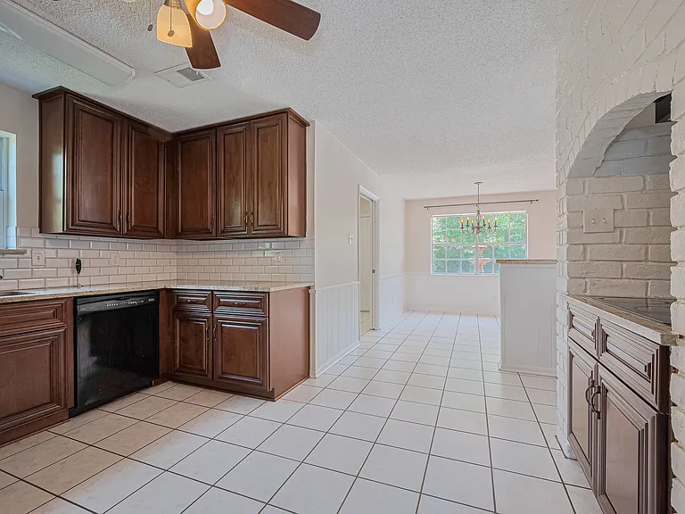 Paradise Valley Dr — Photo 19