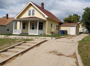 321 6th St NE, Jamestown, ND 58401