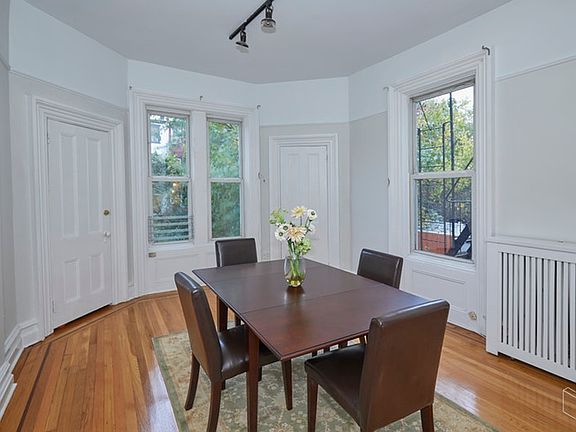 3rd image of 399 Sackett St