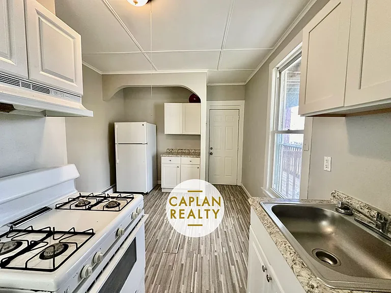 399 Howard Ave #2K — Photo 4
