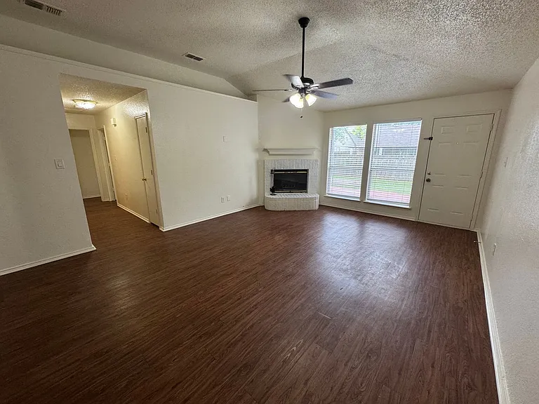 4024 Periwinkle Dr — Photo 18
