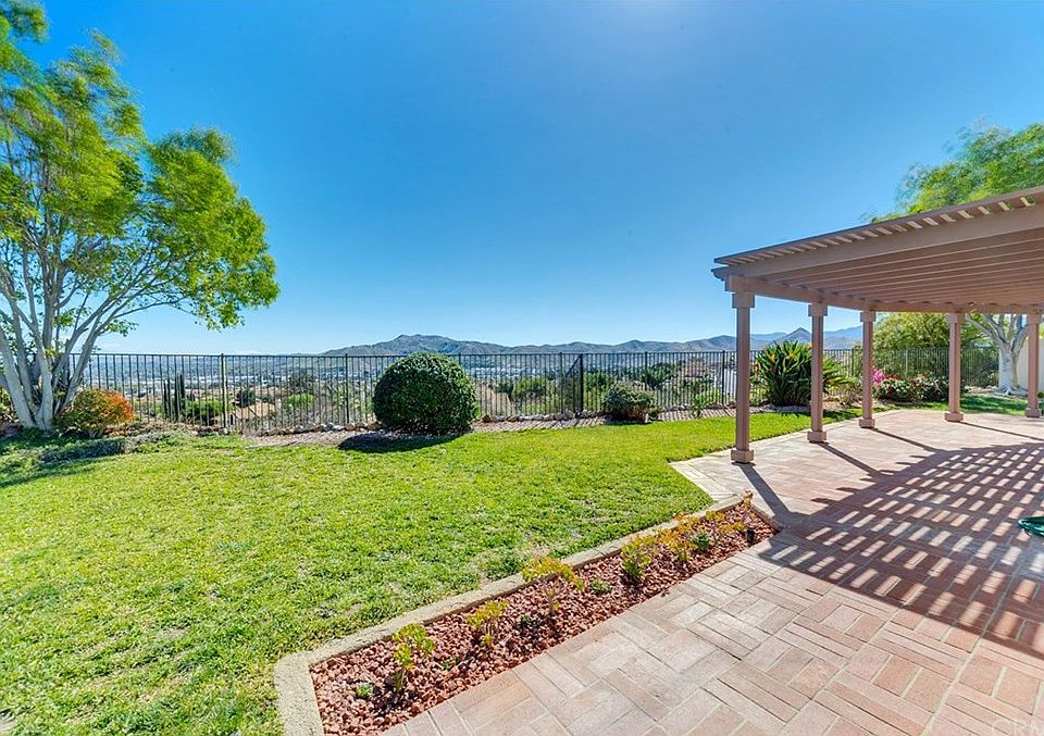 1st image of 785 La Loma Ln