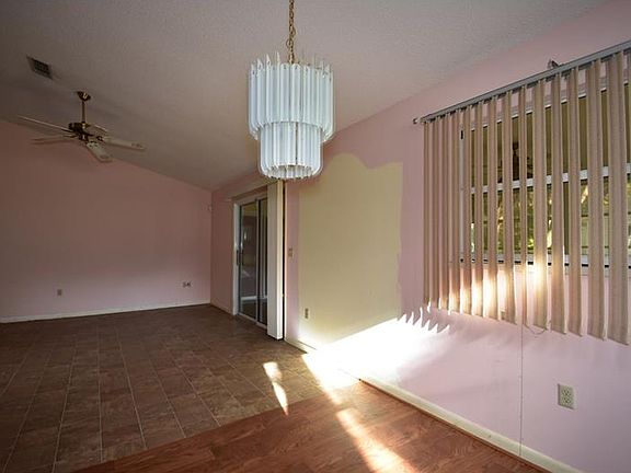 4th image of 1414 New Abbey Ave