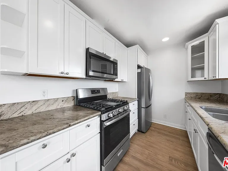 643 Pacific St — Photo 50