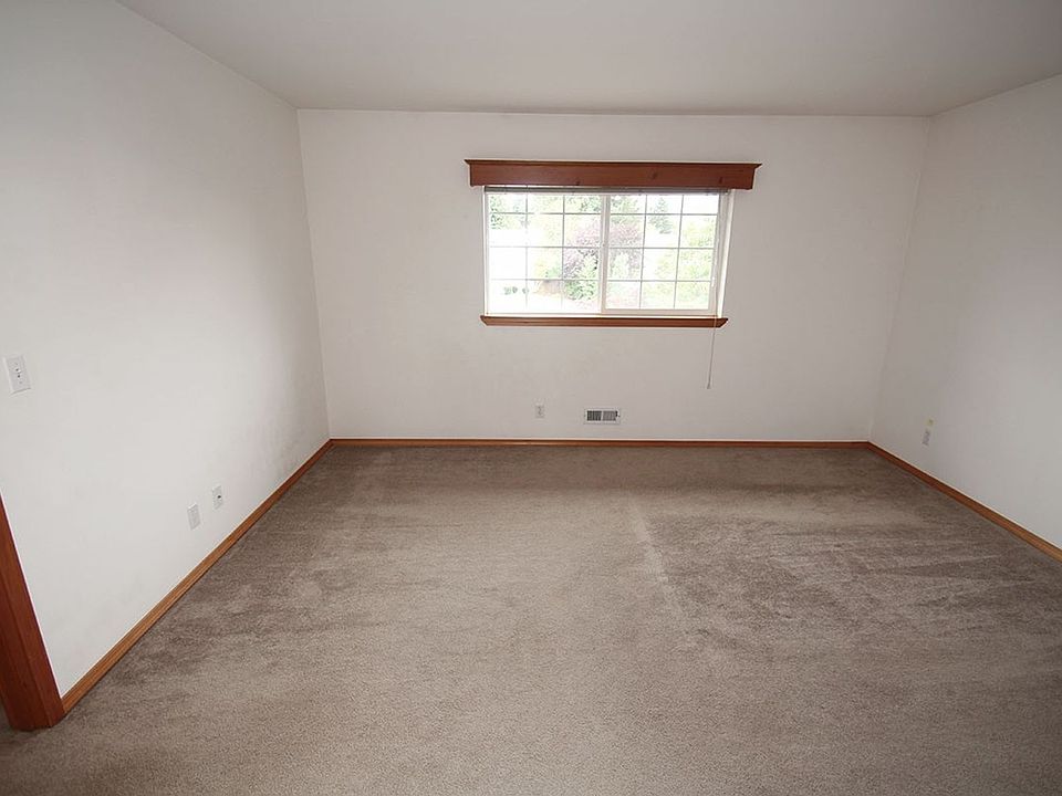 1st image of 3512 174th Pl SW